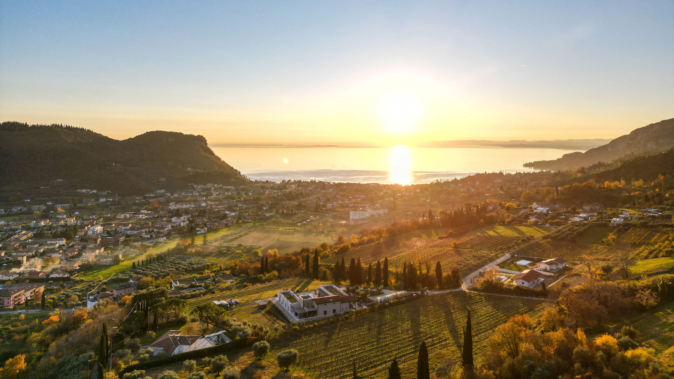 Sunset Lodge in Garda - The irresistible charm of the sunset in Garda on the lake